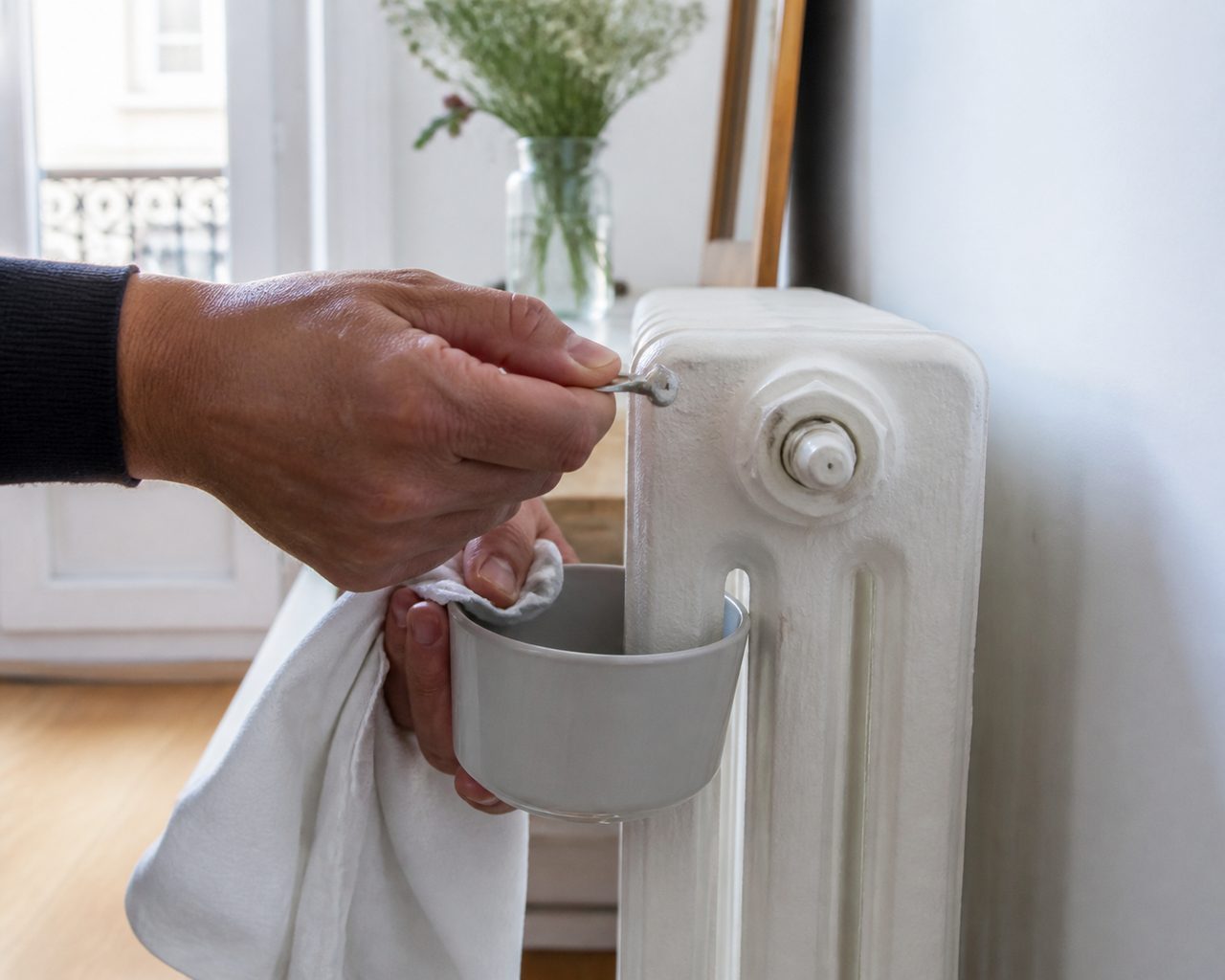 Purger un radiateur en fonte : méthode simple, précautions et erreurs à éviter